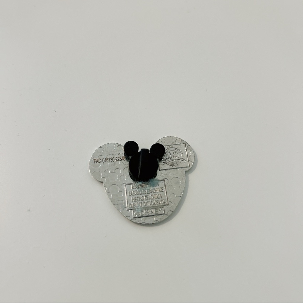 Disney Pin - Picture 2 of 2
